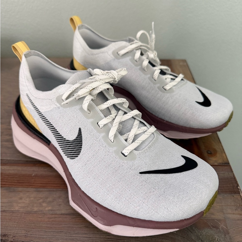 Nike invincible 3 women 10.5 Wide